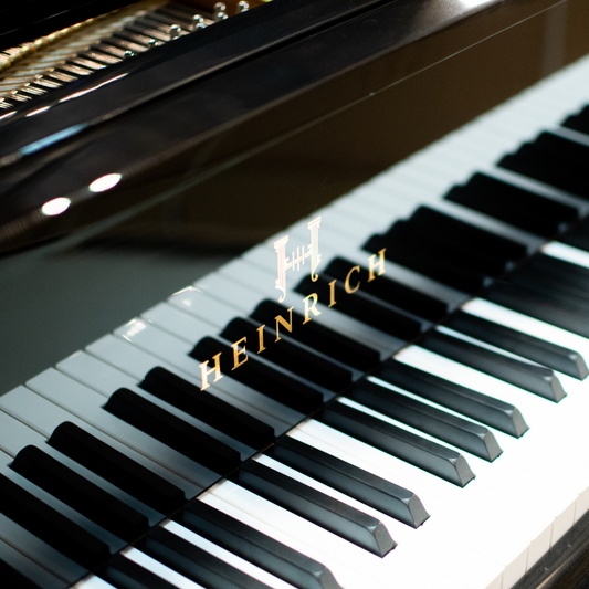 Heinrich HG-152 Grand Piano Curly Legs - Black